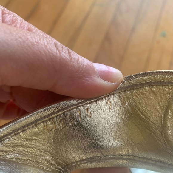 Gucci Women's Gold Sandals big logo heels - Picture 5 of 5